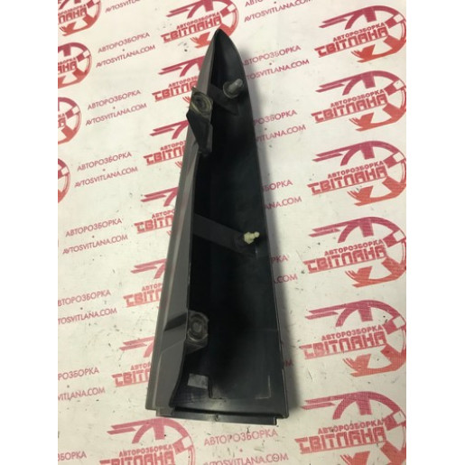 Накладка ліхтаря заднього лівого Renault Kangoo 2008-2013 8200499014